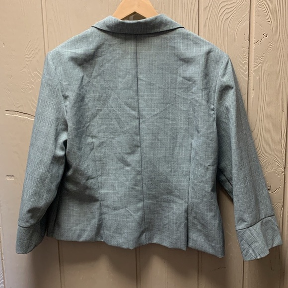 KS Collection Suit - Picture 5 of 15